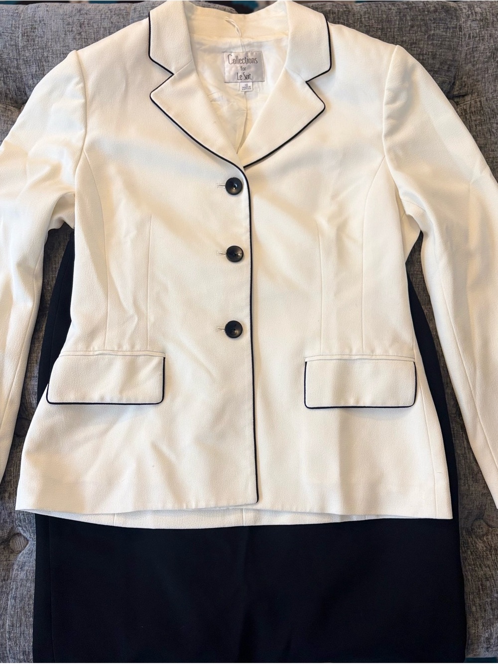Le Suit White Blazer with Black Piping